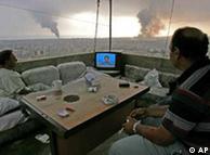 Líder Hisbolá Hassan Nasrallah fala na TV, enquanto mísseis israelenses destroem infra-estrutura libanesa